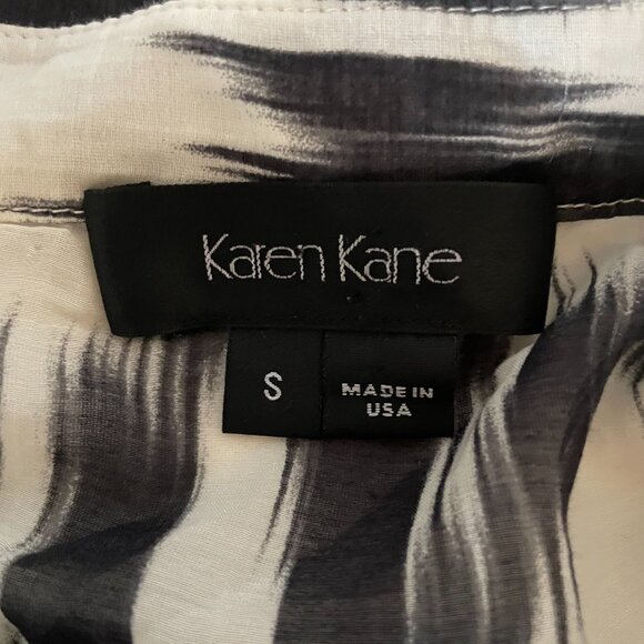 Karen Kane Black and White‎ Modern Print Blouse, Front-Buttons, Ruched Waist, S - Picture 3 of 4